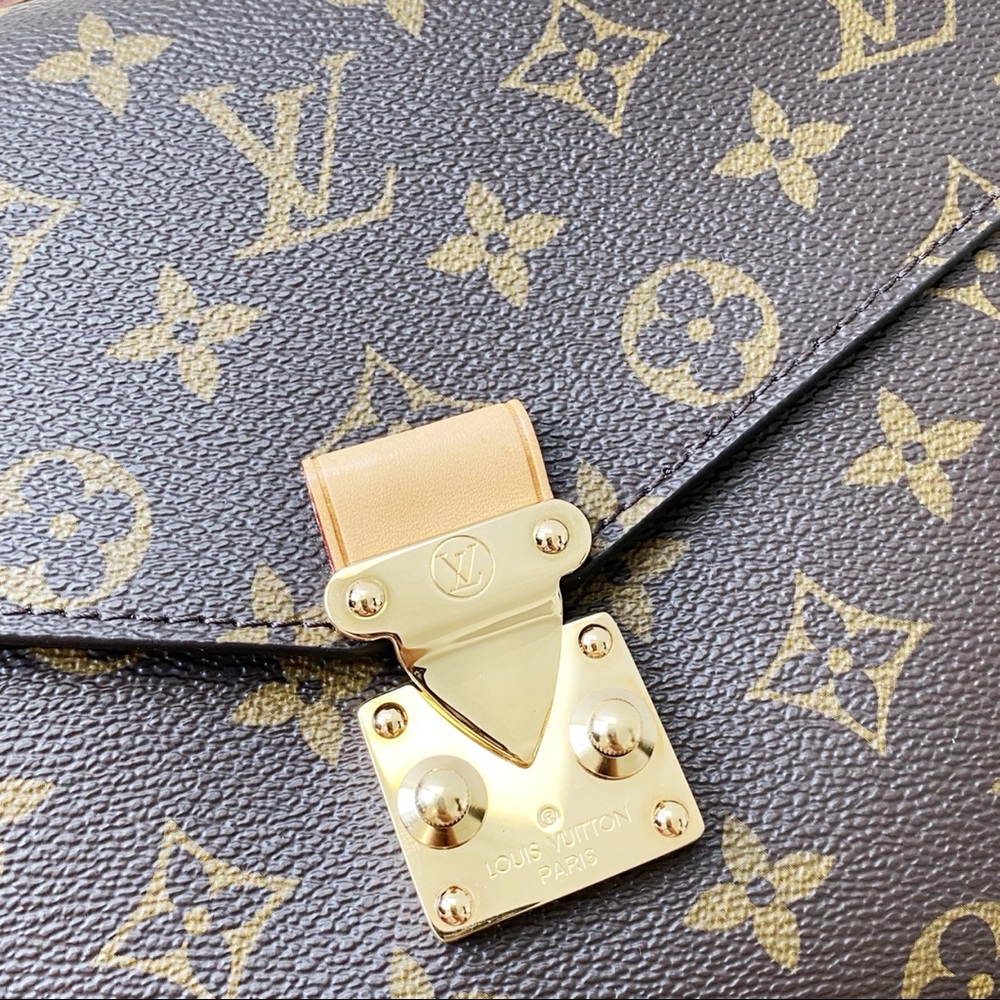 LV Pochette Métis in Monogram Canvas - Picture 4 of 15